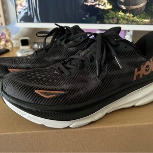 Hoka Clifton 9 sneakers